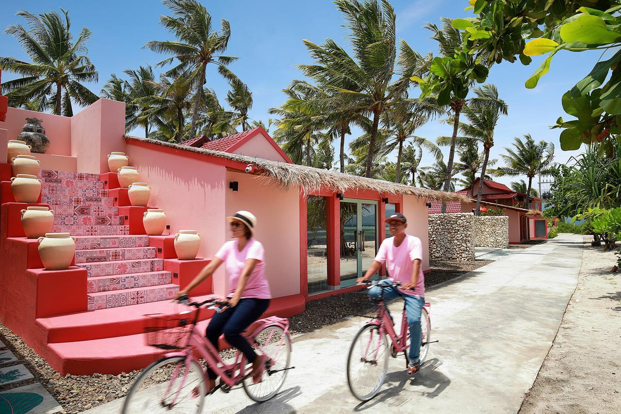 सहारा Pinkcoco - Constant Surprises & For Cool Adults Only